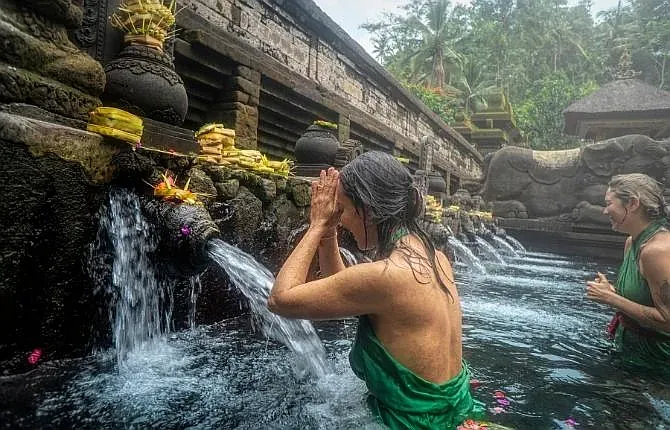 Tirta Empul holy water temple, Bali